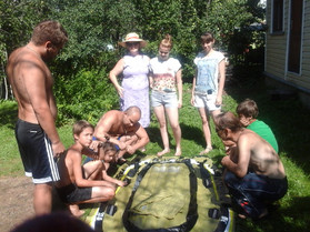 ДОО Семейный клуб "Лелека".Семья Лисициных-Иоаниди.Плавай,гуляй-природу не обижай!