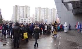 Новогодний интерактив с Бамблби, Дедом Морозом и Снегурочкой в Митино