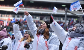 Более 10 тысяч представителей «Единой России» пришли на митинг в поддержку Путина