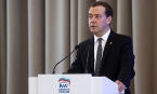 Медведев не исключил введения уголовной ответственности за увольнение пожилых работников