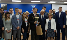 Депутат ГД РФ Г.Онищенко встретился с молодежью на северо-западе Москвы.